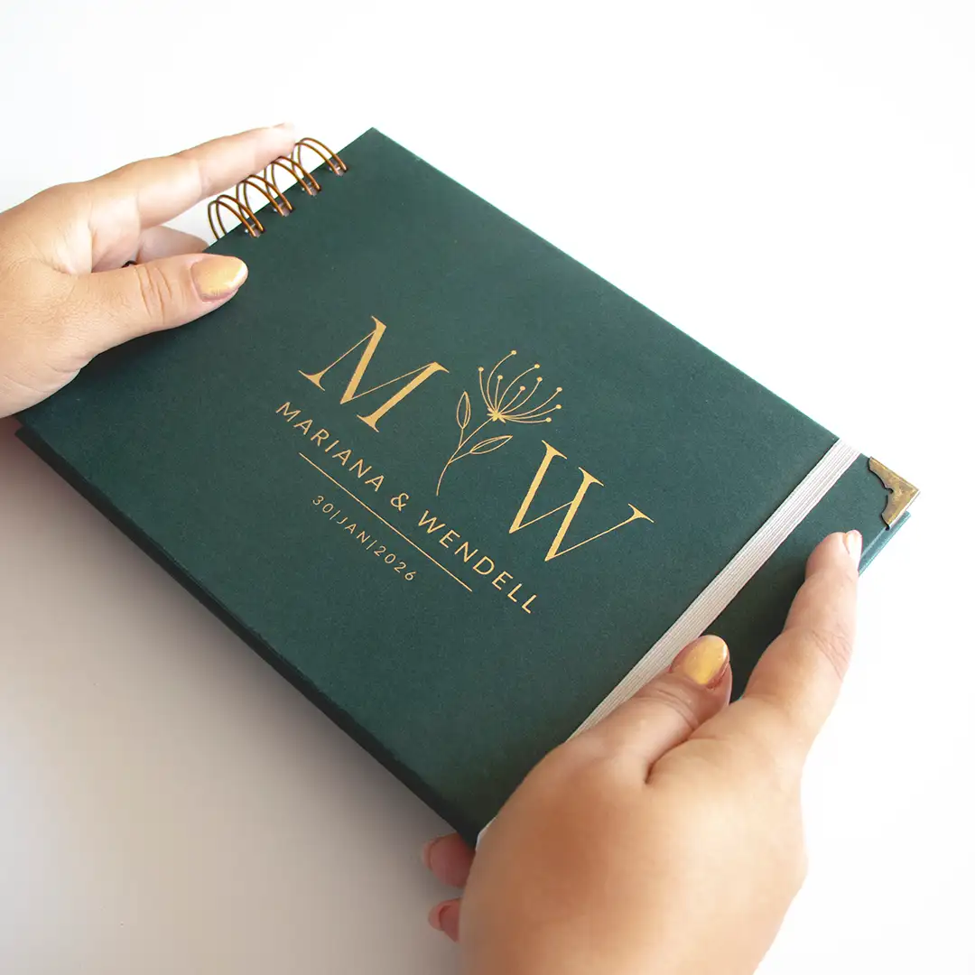 Lóris Musgo - p250918-1240 - 1080x1080 2 Livro para Fotos e Mensagens de Casamento – Lóris Musgo